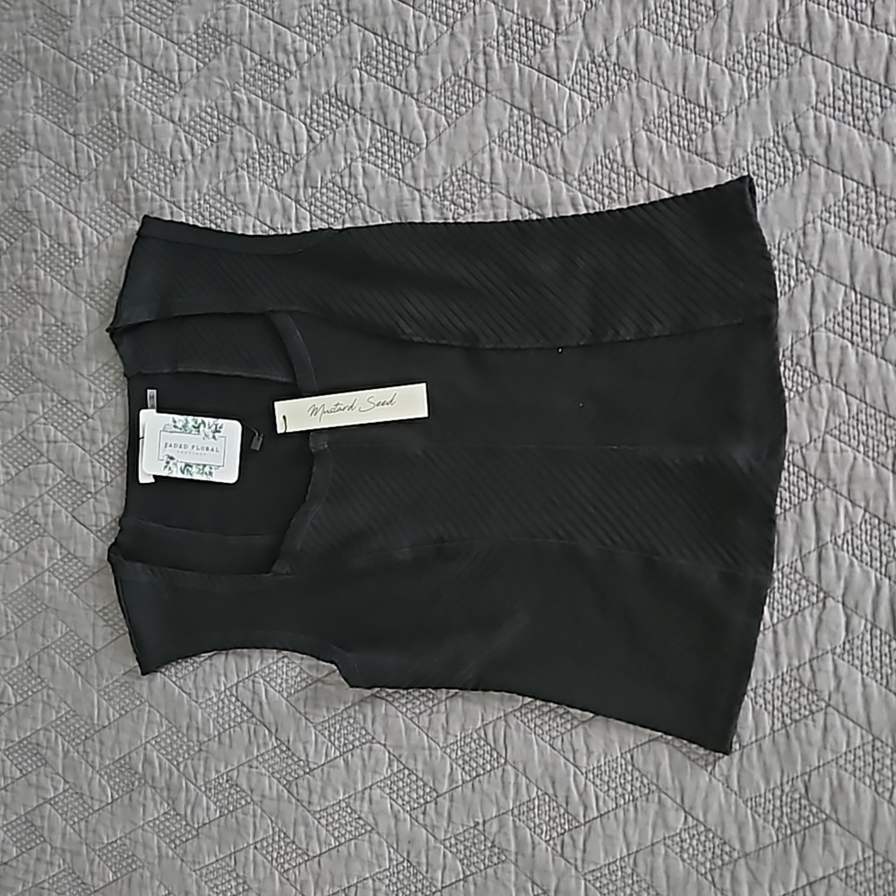 NWT Mustard Seed Top